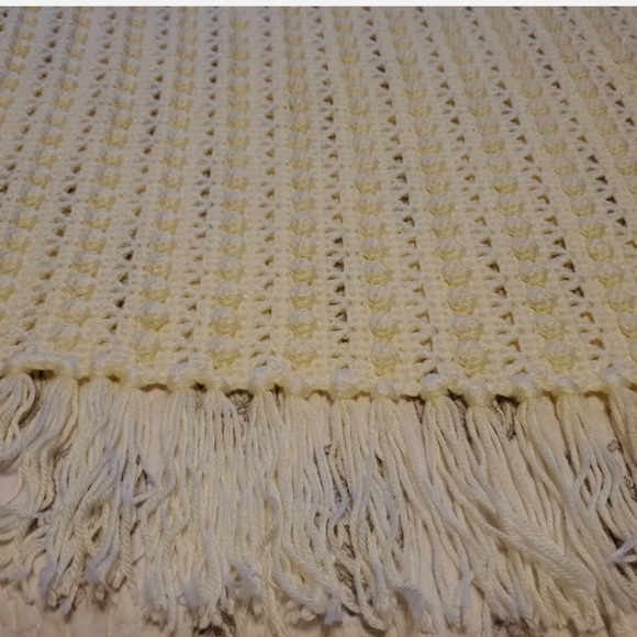Hand Crocheted Cream Bobble Stitch Throw - Picture 6 of 9
